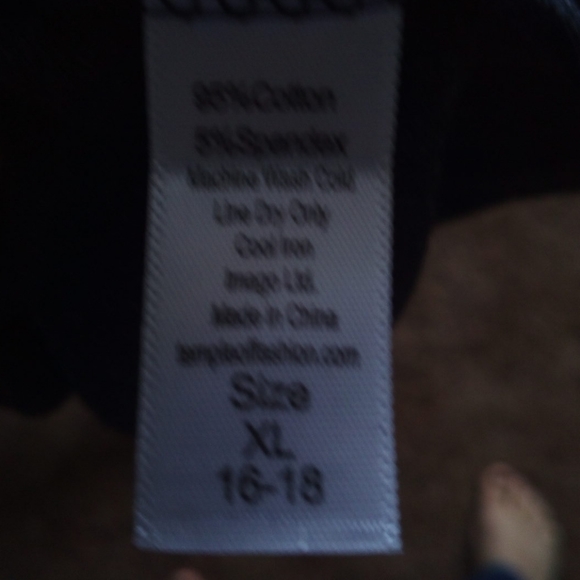 Laura Hlavac Dress - Picture 6 of 8